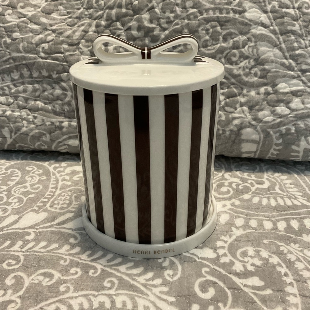 NWOT Henri Bendel Centennial Hurricane Candle Holder